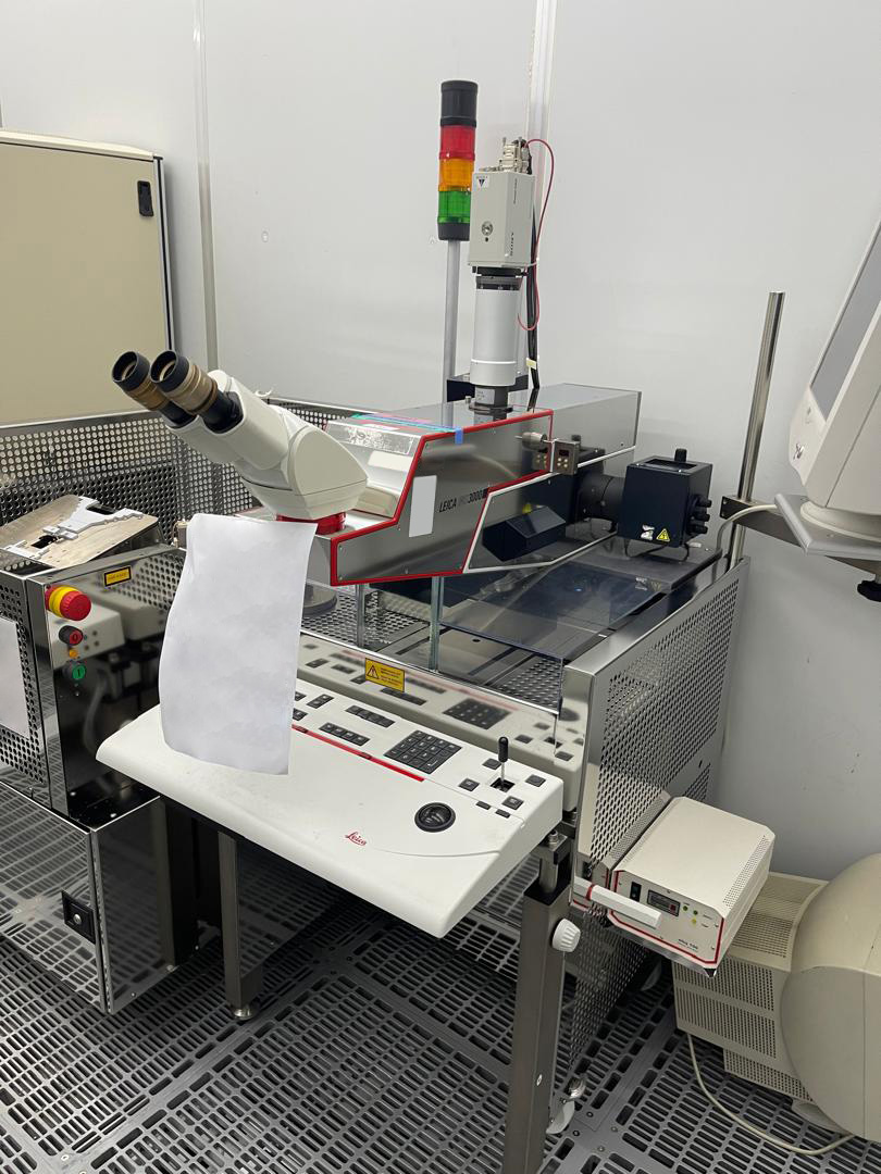Used Leica INS 3000 Microscope