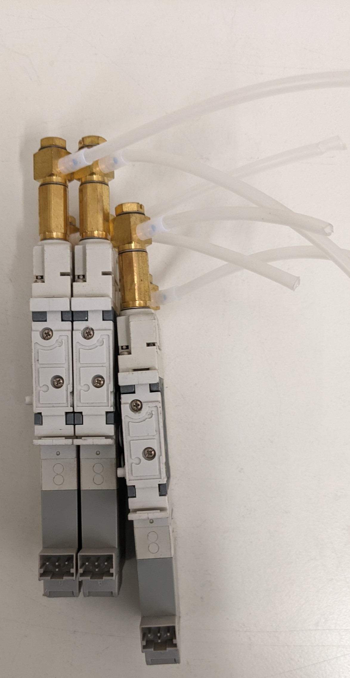 Used SMC 5 Port Solenoid Valve Rubber Seal, Body Ported Cassette Type Manifold