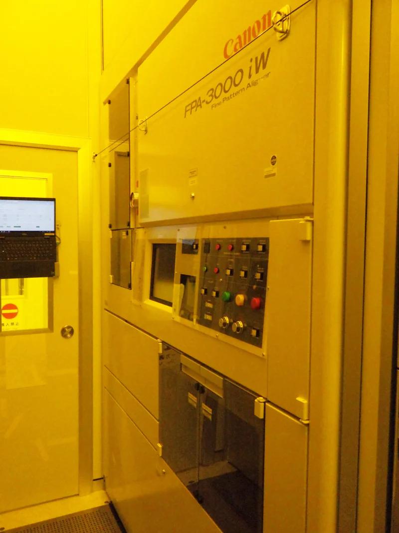 Used 2000 Canon FPA 3000 iW Stepper