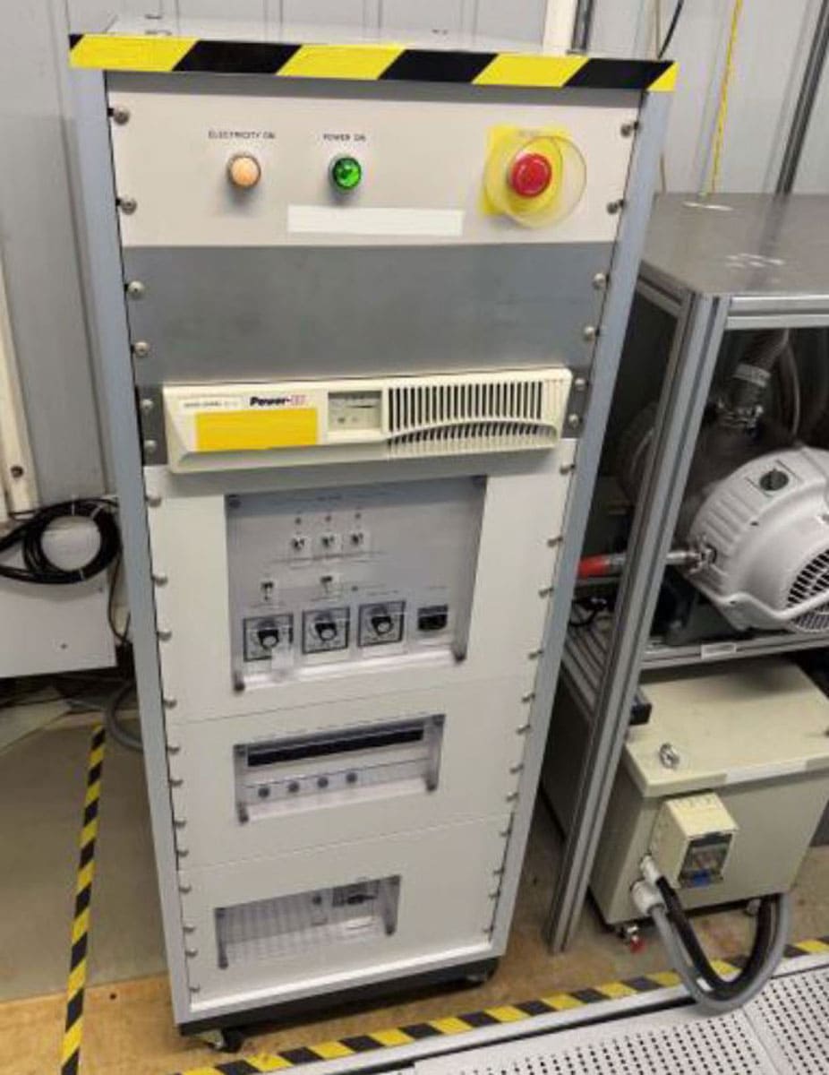 Used 996 Hitachi S-8820