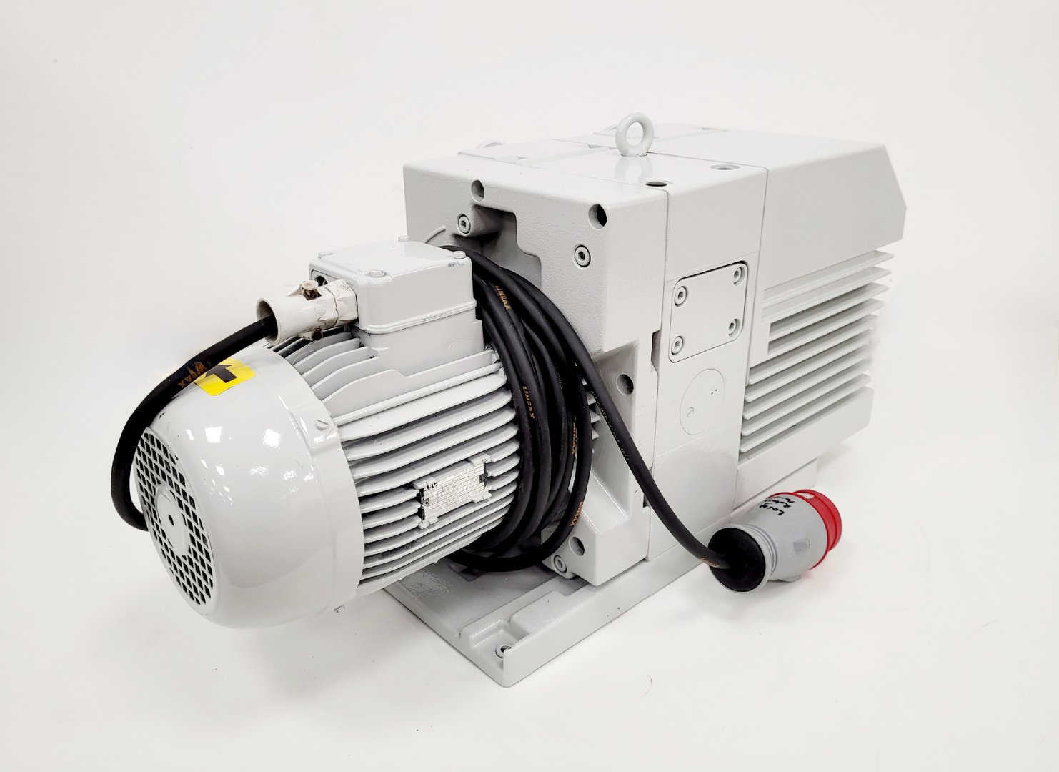 Used Leybold TRIVAC D40B Two Stage Three-Phase Vacuum Pump Lab