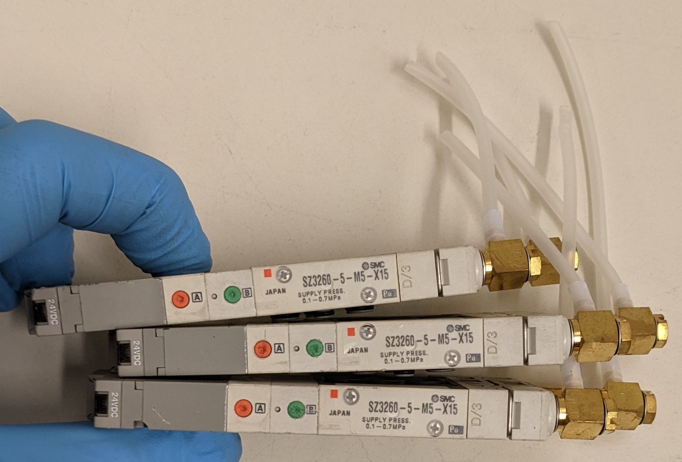 Used SMC 5 Port Solenoid Valve Rubber Seal, Body Ported Cassette Type Manifold