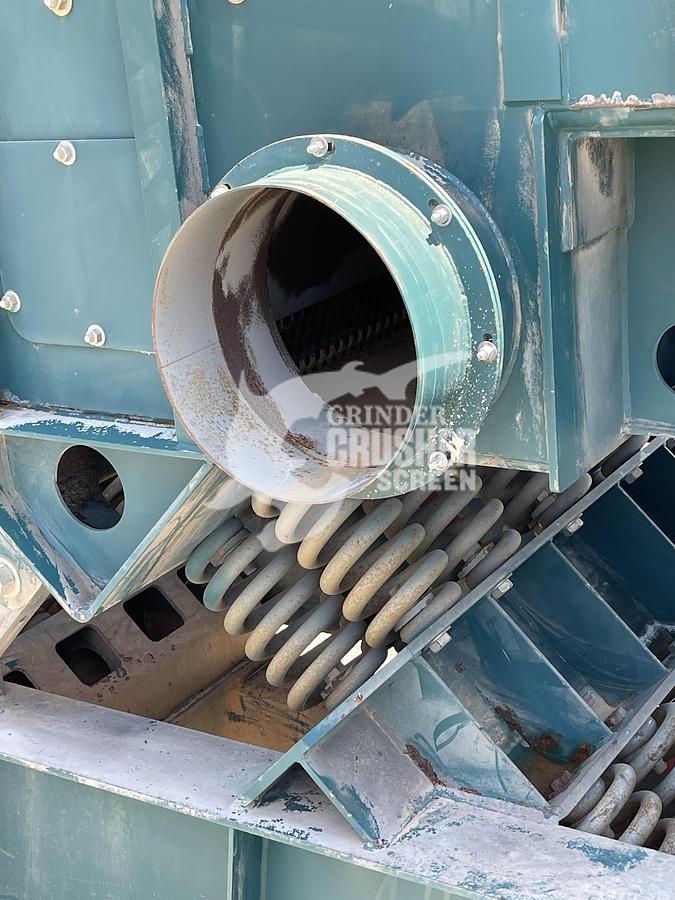 Used 2015 ACTION DENSE-OUT AIR VIBRATOR