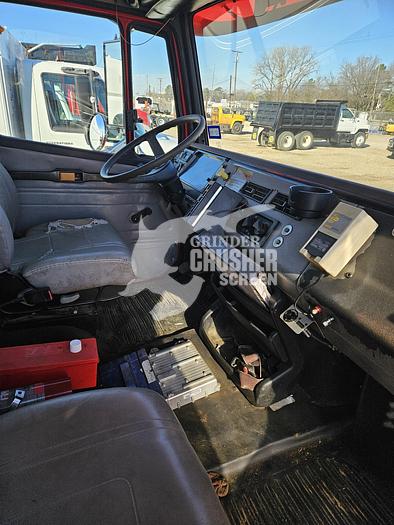 Used 2001 Freightliner FL80 EB40