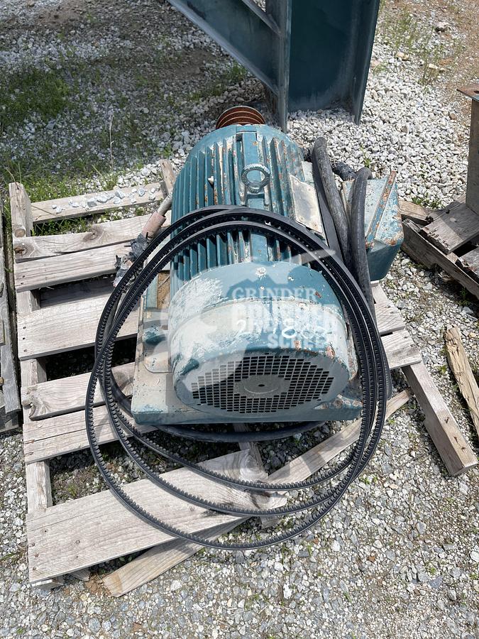 Used 2015 ACTION DENSE-OUT AIR VIBRATOR