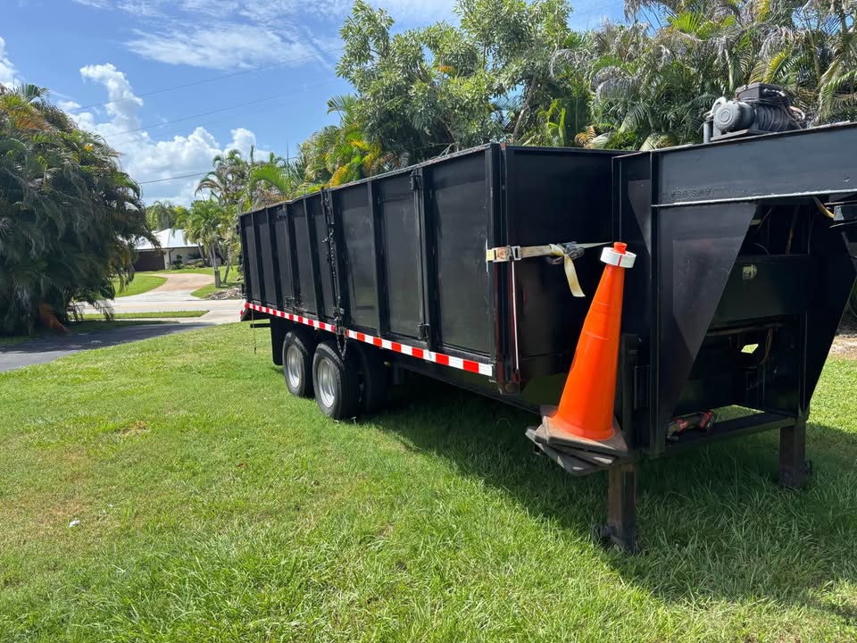 Used 2026 Gooseneck 20 Yards Trailer