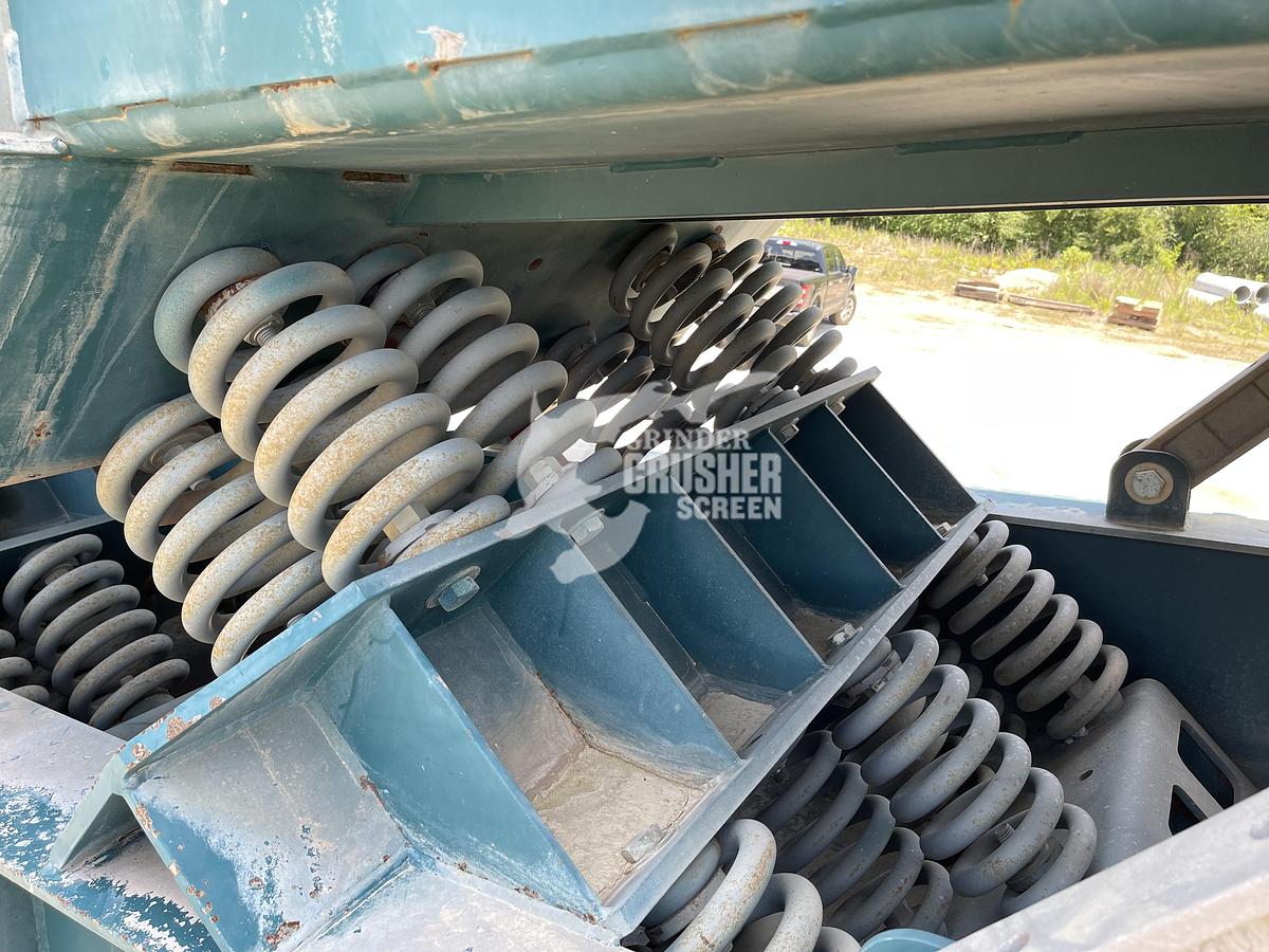Used 2015 ACTION DENSE-OUT AIR VIBRATOR