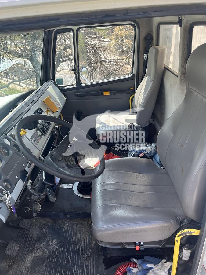 Used 2000 FREIGHTLINER FL-112