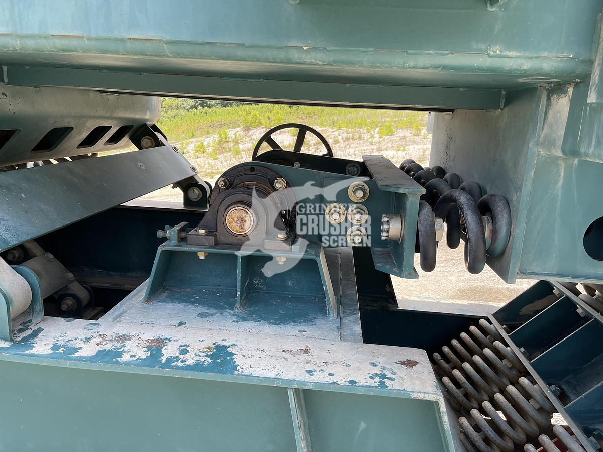 Used 2015 ACTION DENSE-OUT AIR VIBRATOR