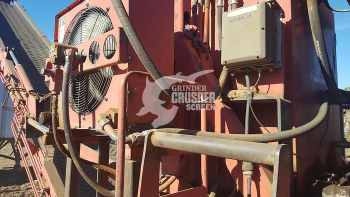 Used 2003 MORBARK 5600 - HORIZONTAL GRINDER