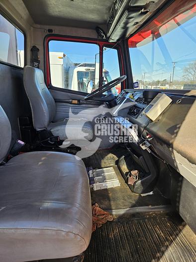 Used 2001 Freightliner FL80 EB40