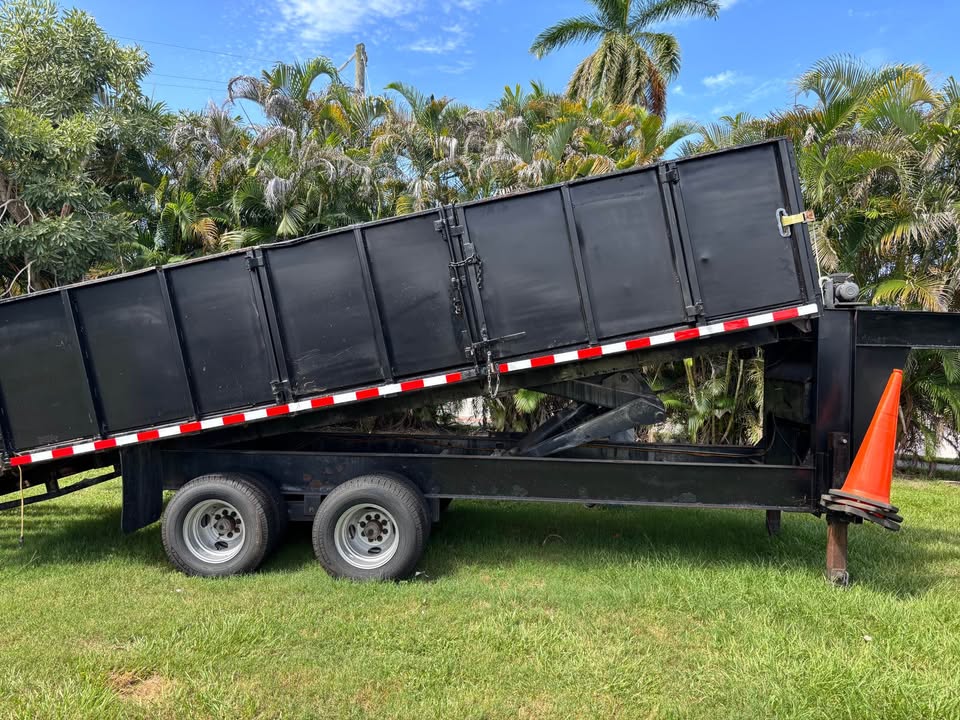 Used 2026 Gooseneck 20 Yards Trailer