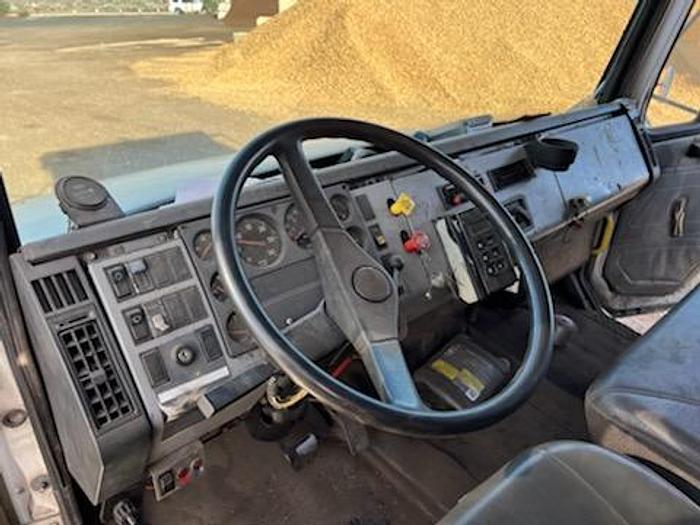 Used 1997 BLO-TECH/FREIGHTLINER BT40/FL80