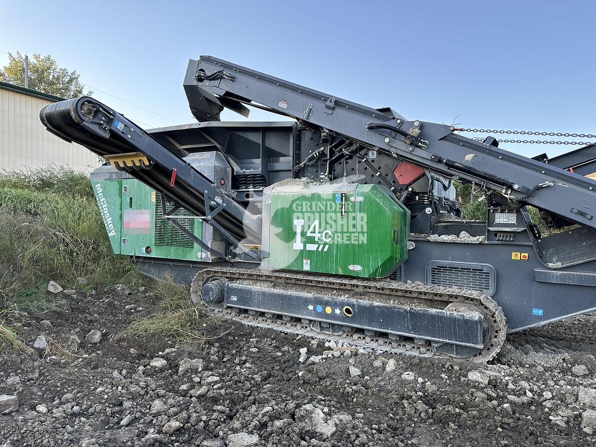 Used 2023 MCCLOSKEY I4CR