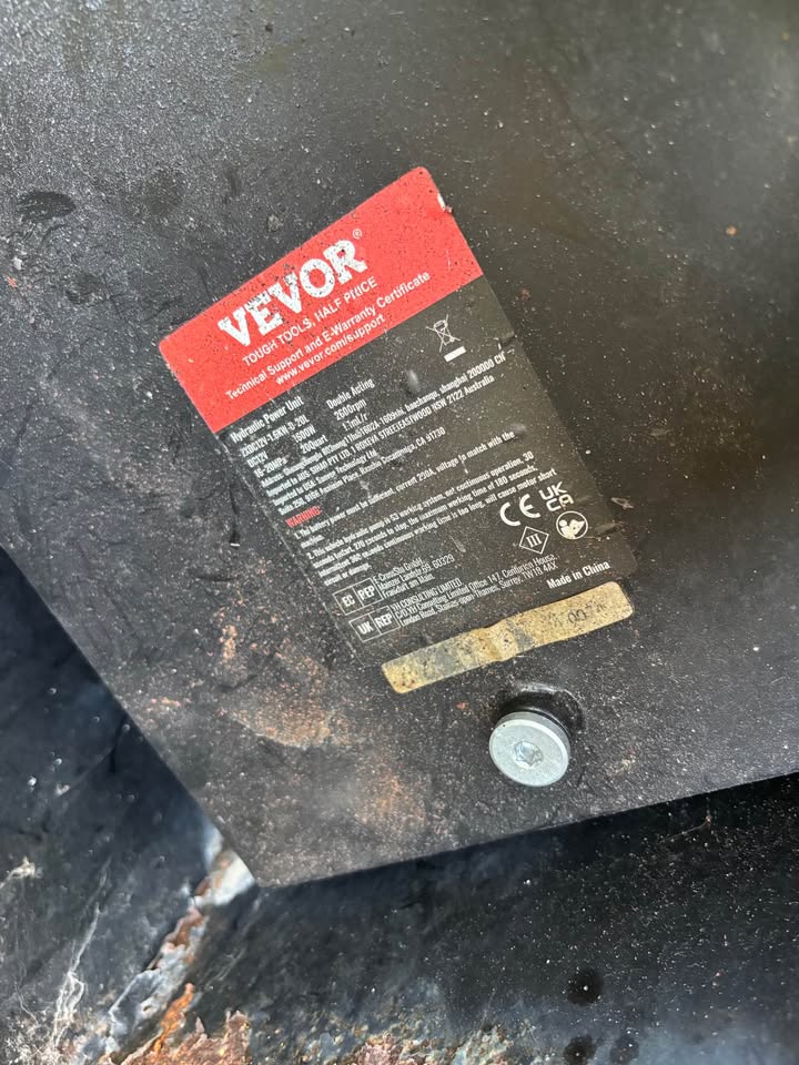 Used 2026 Gooseneck 20 Yards Trailer