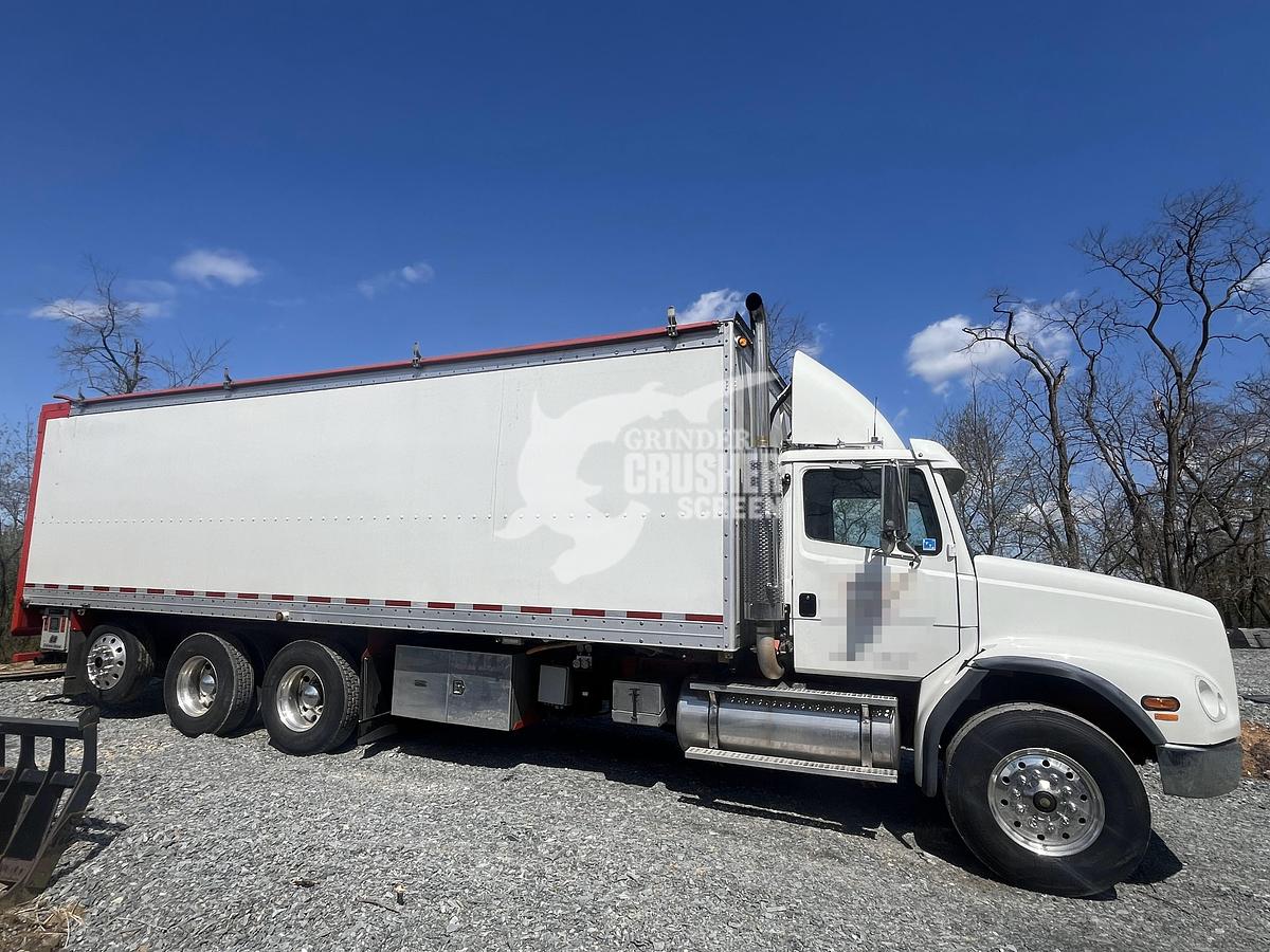 Used 2000 FREIGHTLINER FL-112