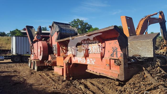 Used 2003 MORBARK 5600 - HORIZONTAL GRINDER