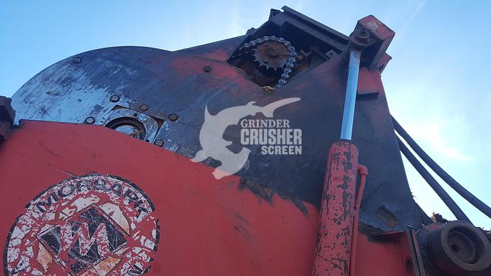 Used 2003 MORBARK 5600 - HORIZONTAL GRINDER