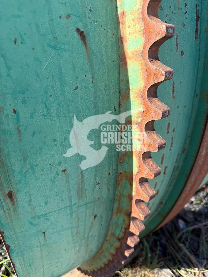 Used 2004 MCCLOSKEY 621