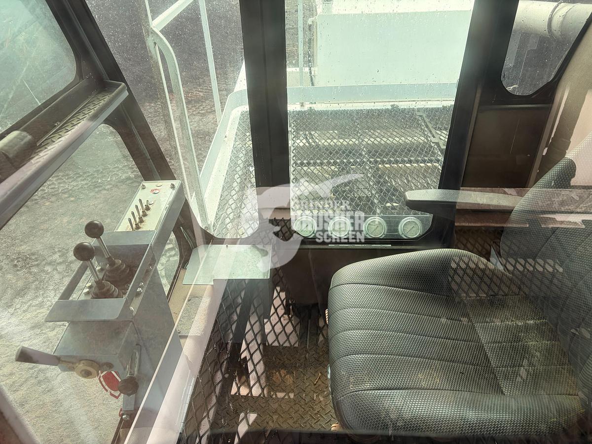 Used 2002 SCARAB 14