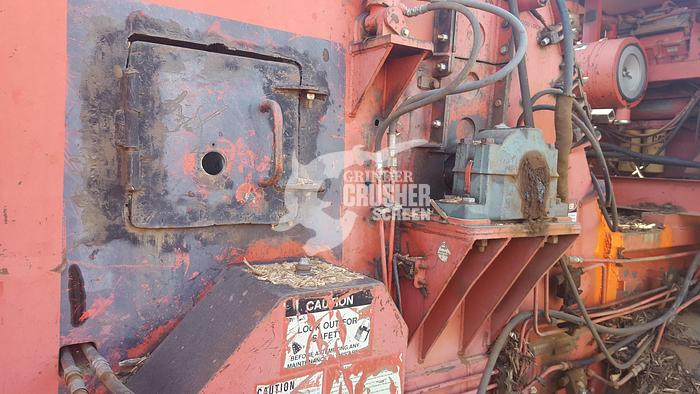 Used 2003 MORBARK 5600 - HORIZONTAL GRINDER