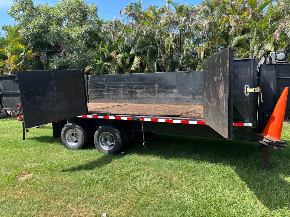 Used 2026 Gooseneck 20 Yards Trailer