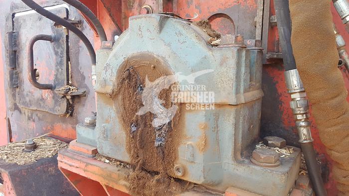 Used 2003 MORBARK 5600 - HORIZONTAL GRINDER