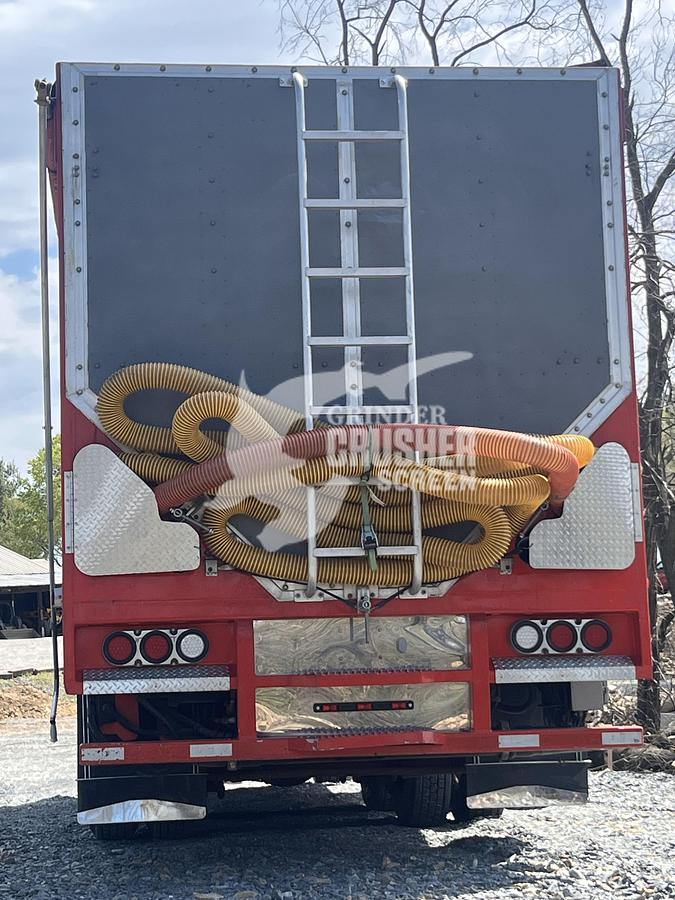 Used 2000 FREIGHTLINER FL-112