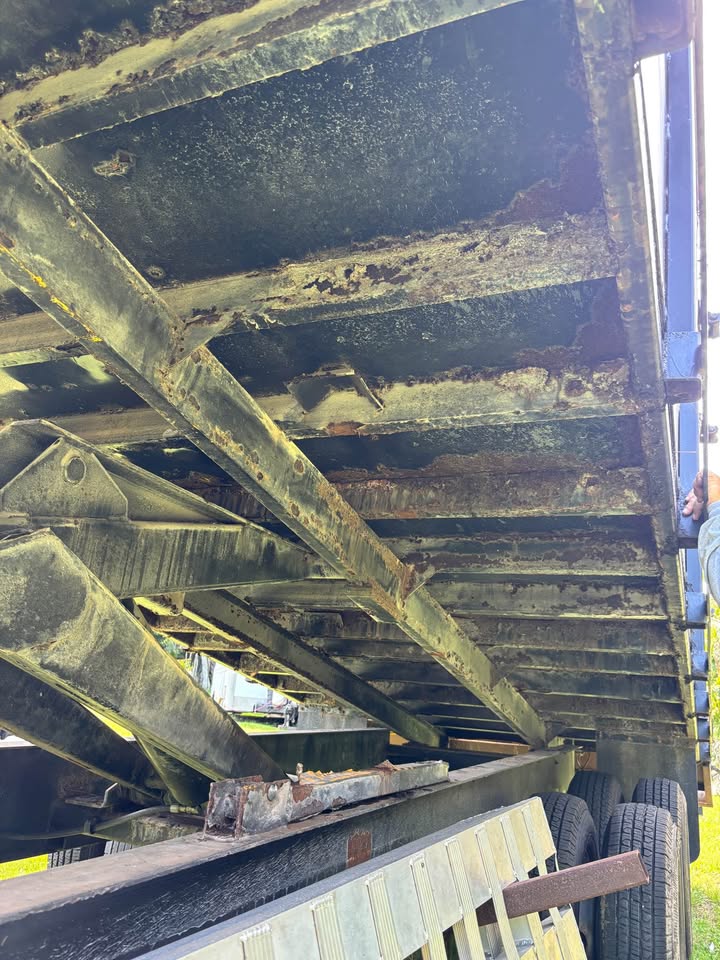 Used 2026 Gooseneck 20 Yards Trailer