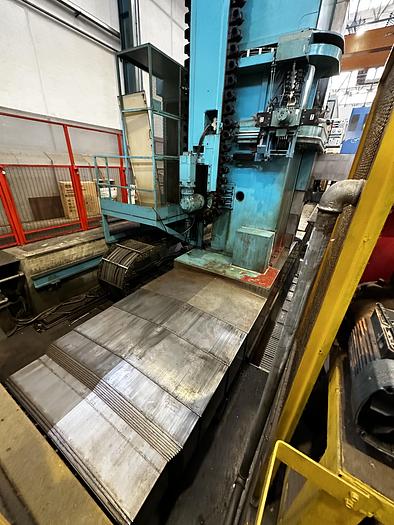 Installata Fresalesatrice a Montante Mobile Cnc INNSE CF S WZ