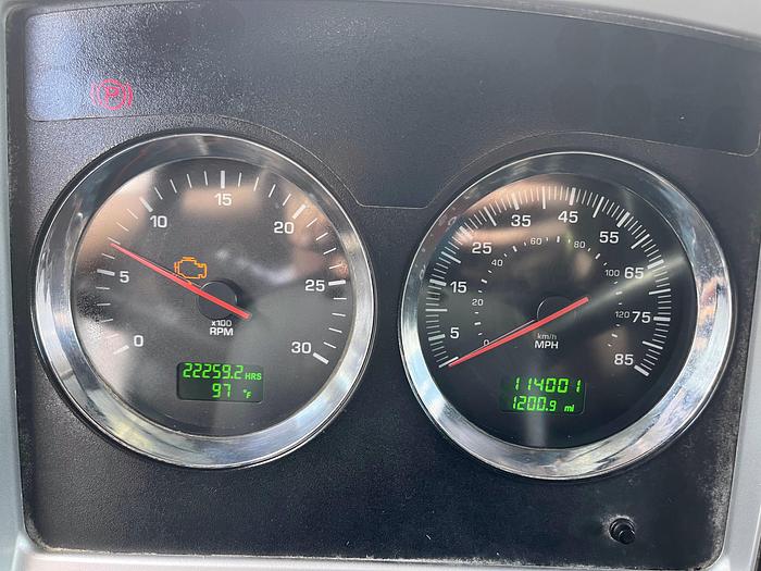 Used 2009 Kenworth W900 Tri-Axle Dump truck