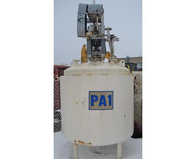 Used USED 600 GALLON JACKETED TANK, STAINLESS STEEL, WITH 5 HP MIXER