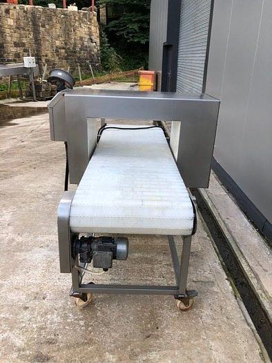 Used Loma IQ Metal Detector