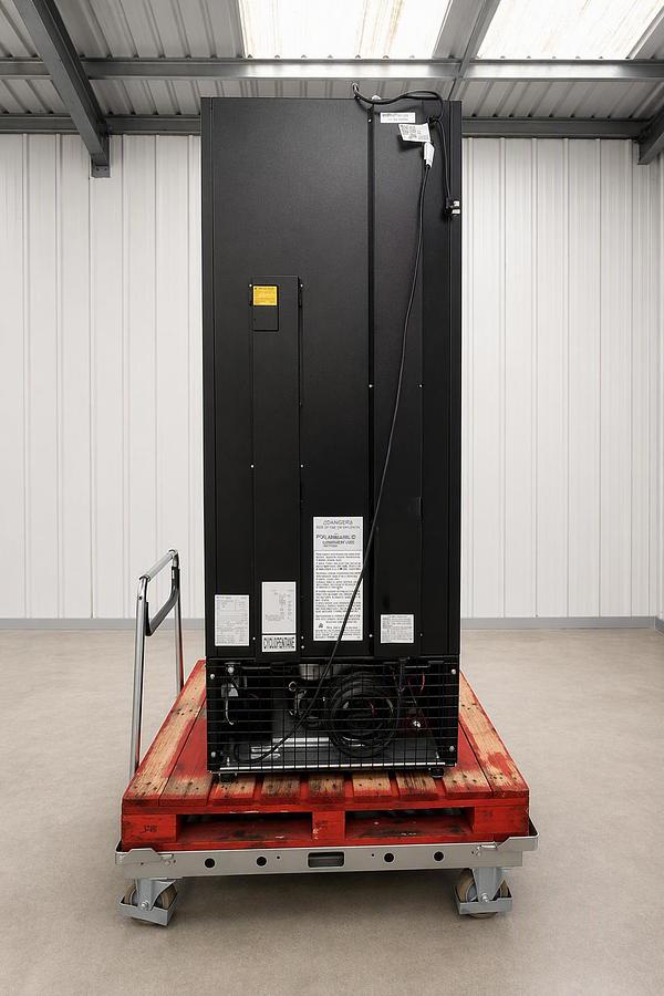 Used Minus40 Vending Machine