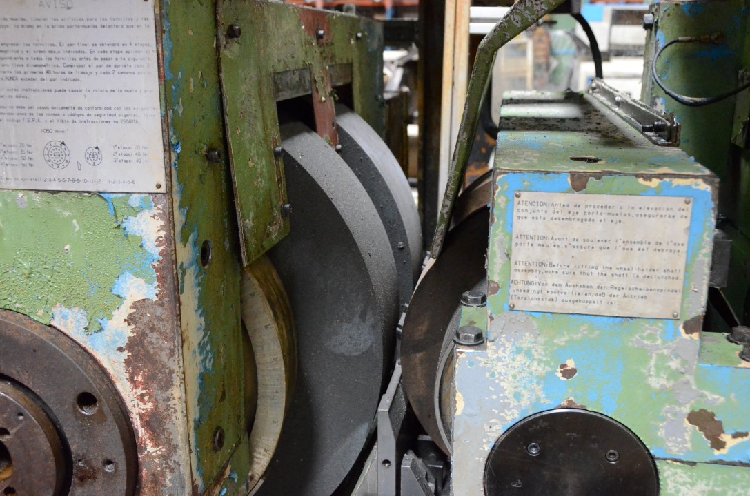 Usado 1997 ESTARTA 327 CNC Rectificadoras sin centros #4478