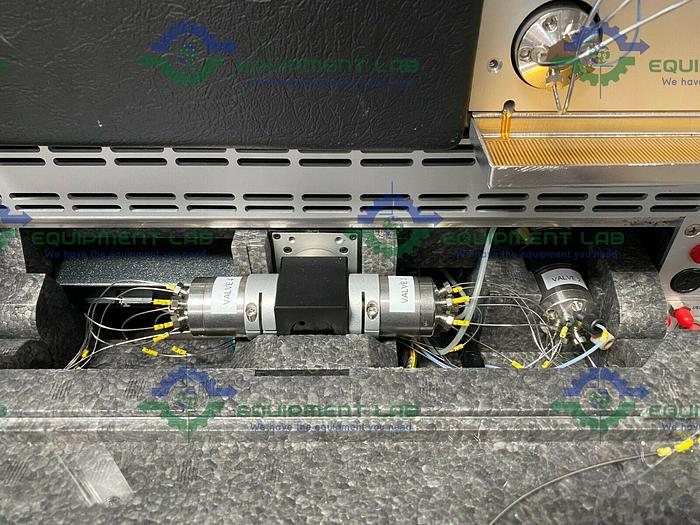 Used Bruker Avance W3003497 600 Digital LC-NMR Spectrometer