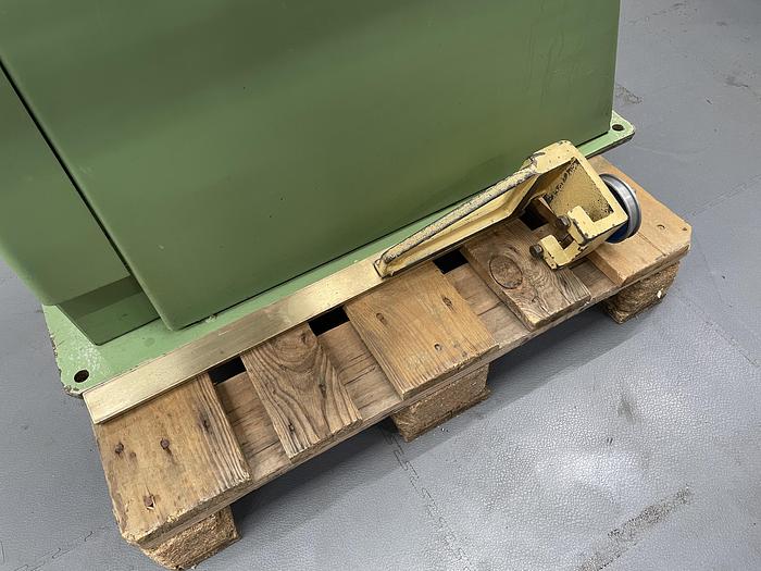 Gebruikt Doall vert.lintzaagmachine