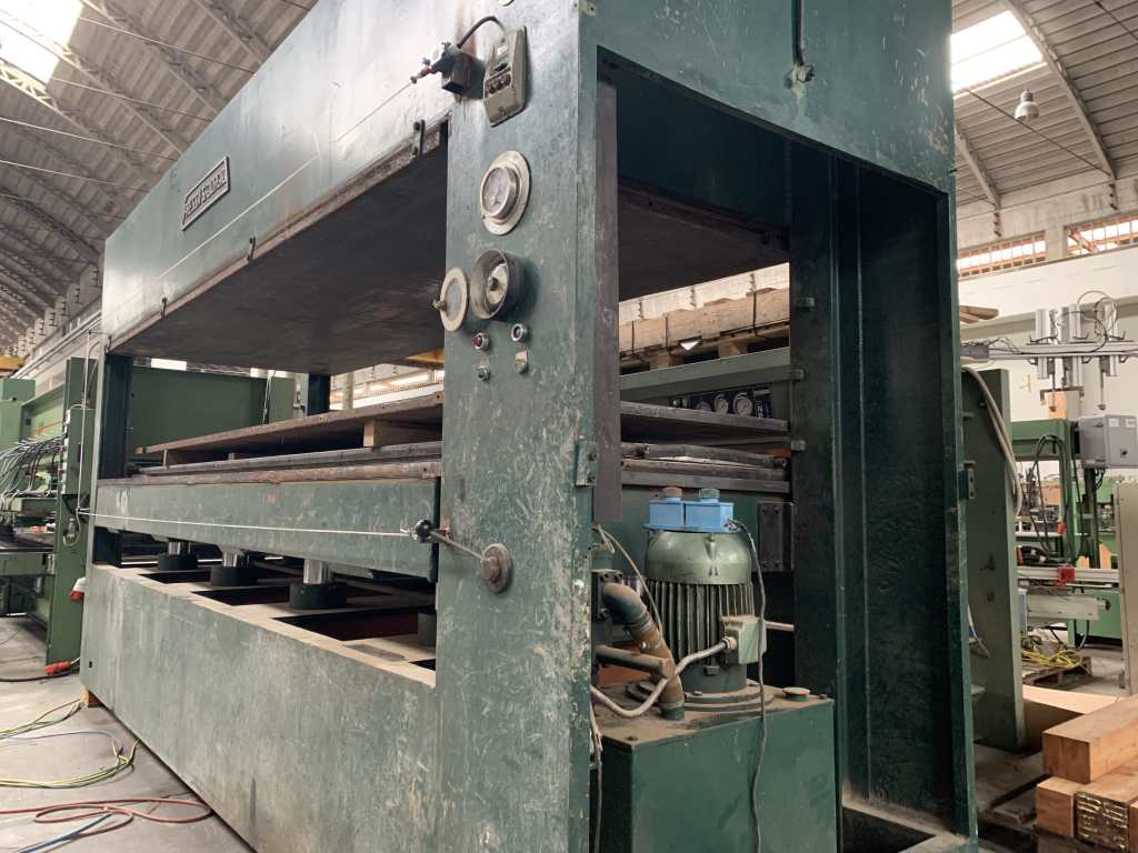Used Pressa idraulica con piano da 4150 x 1450 mm, con 3 piani intermedi riscaldati.