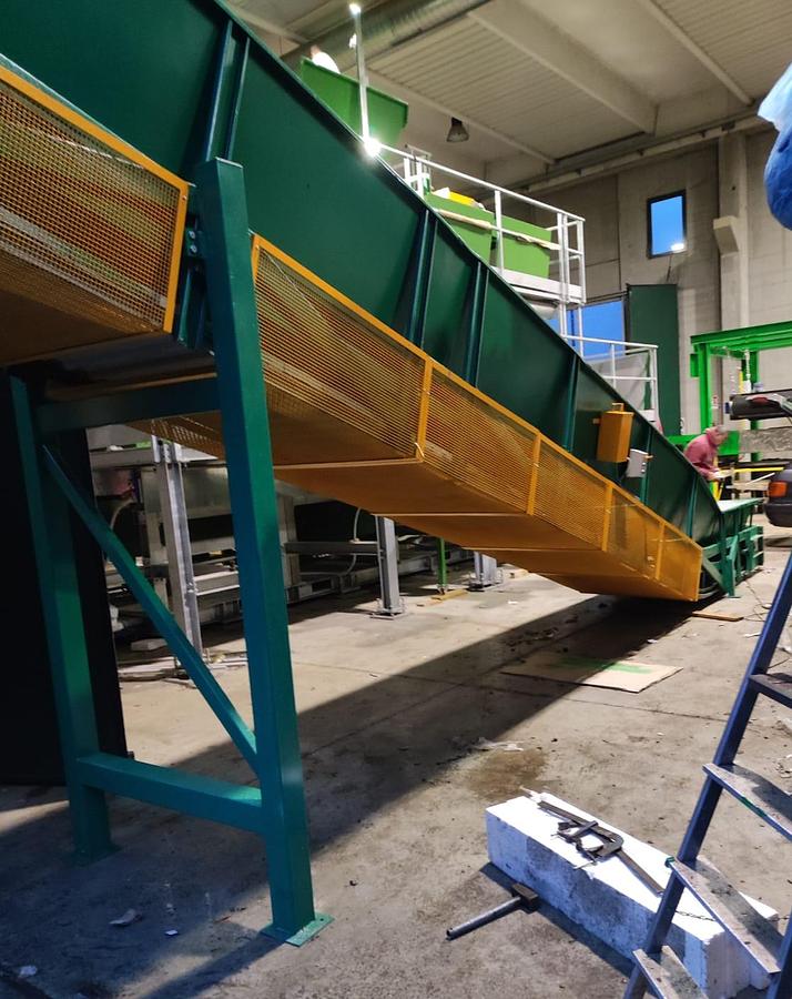 Ricondizionato Nastro Trasportatore a palette in metallo, MACPRESSE varie misure