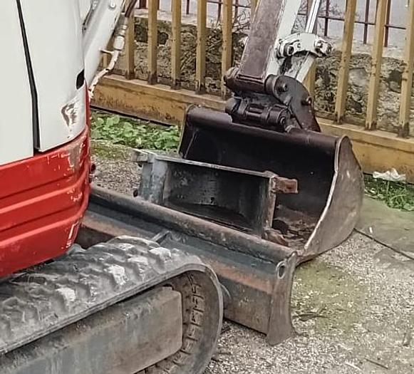Usato 2008 Excavator Takeuchi TB23R