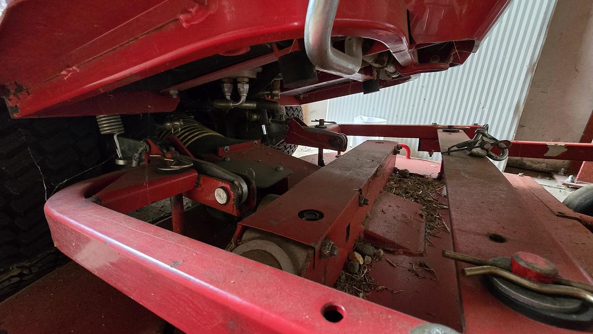 Usato 2005 Trattorino Professionale Rasaerba Gianni Ferrari PG200