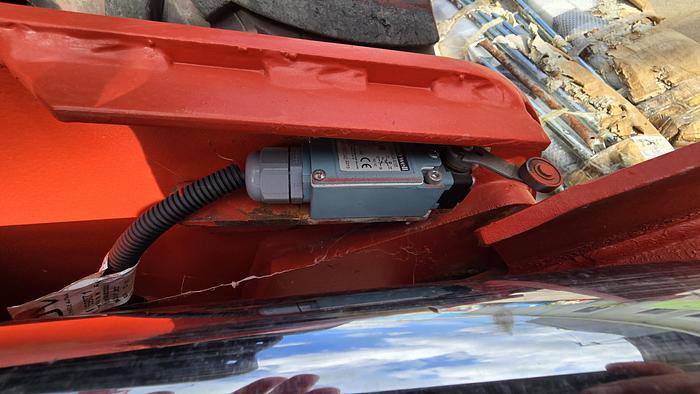 Usato 2003 Elevatore Telescopico MANITOU MRT 16.35 M