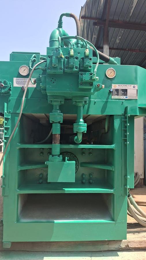 Ricondizionato 2003 Macpresse MAC 108 L - Baling press