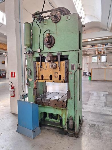 Usato Lotto Macchinari Lavorazione metallo come Frese Rettificatrici, Presse, ecc. - Metalworking machinery such as cutters, grinders, presses, etc.