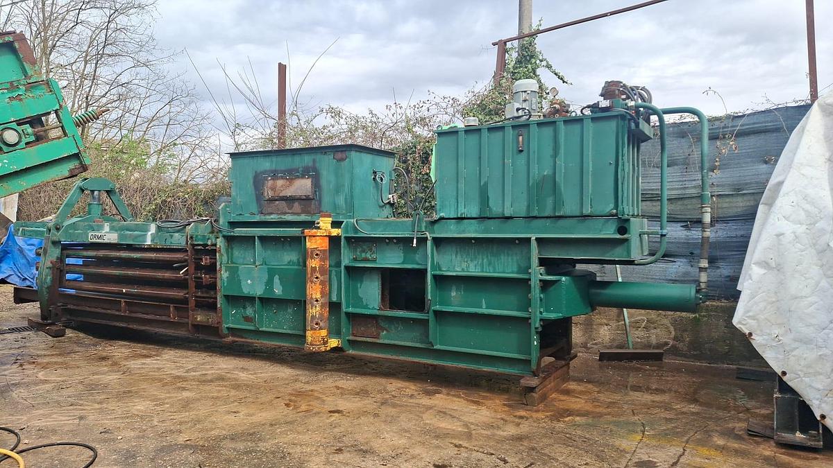 Usato 2003 Pressa Imballatrice ORMIC 80x90 - 70T - Baling Press