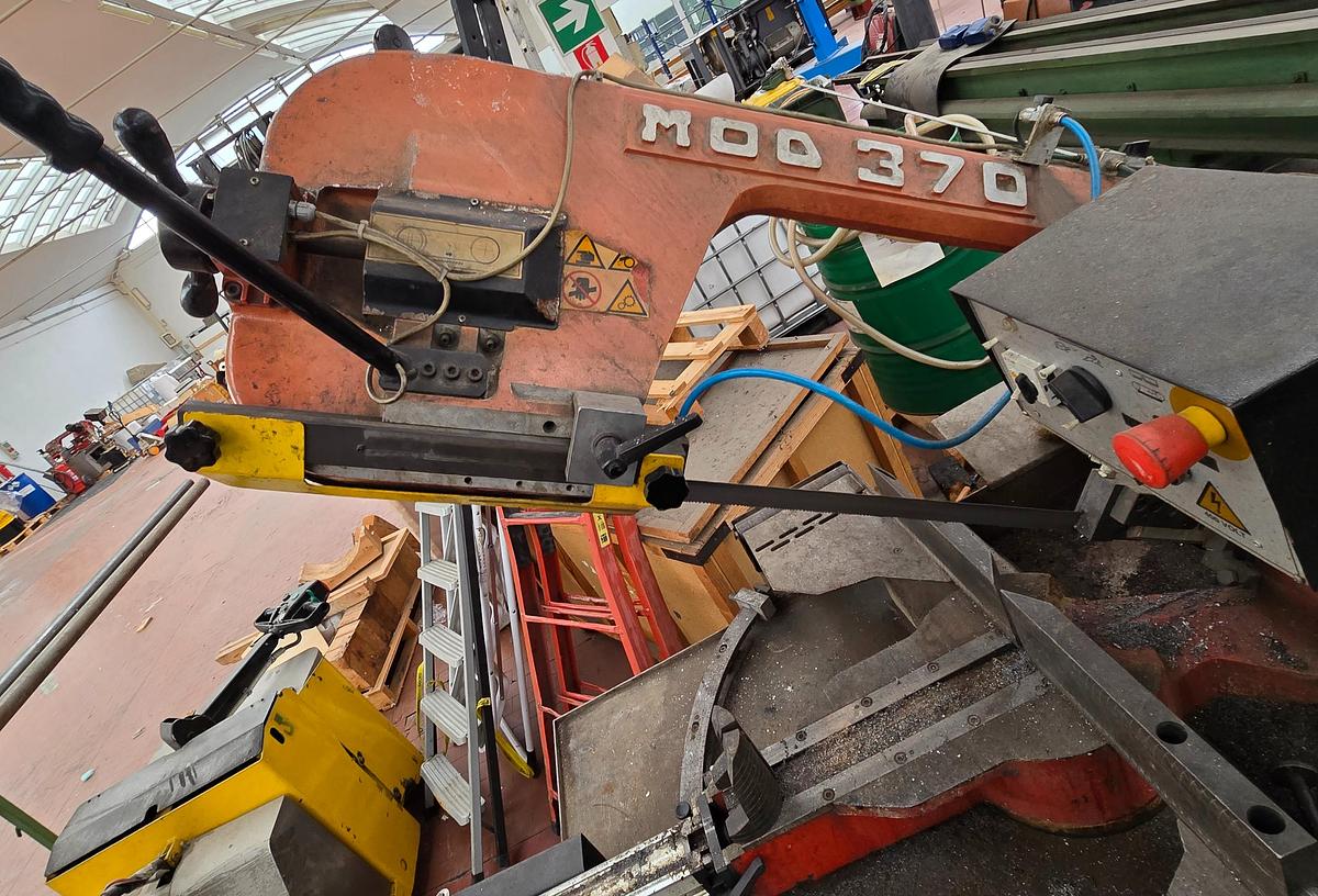 Usato 2003 Sega a nastro BIANCO 370 MAN - Band saw