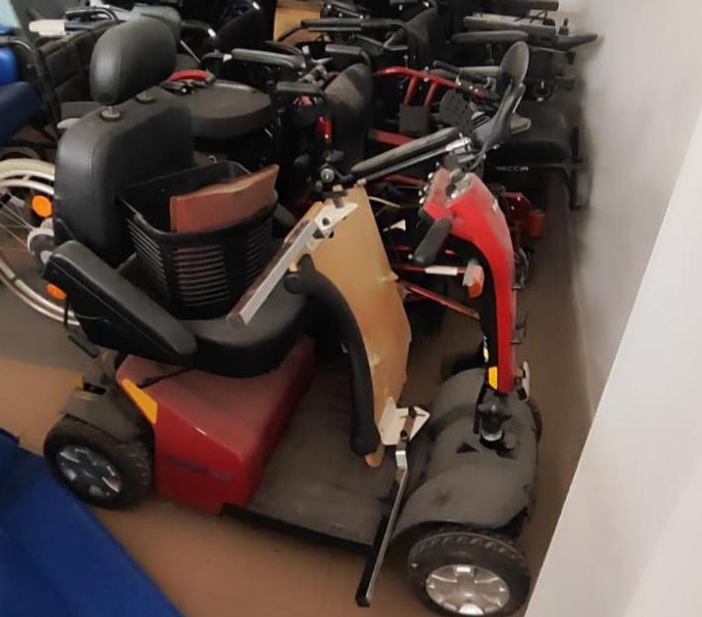 Usato STOCK Scooter Elettrici, Sistemi Posturali e Carrozzine – Mobility Scooters, Postural Systems and Wheelchairs 