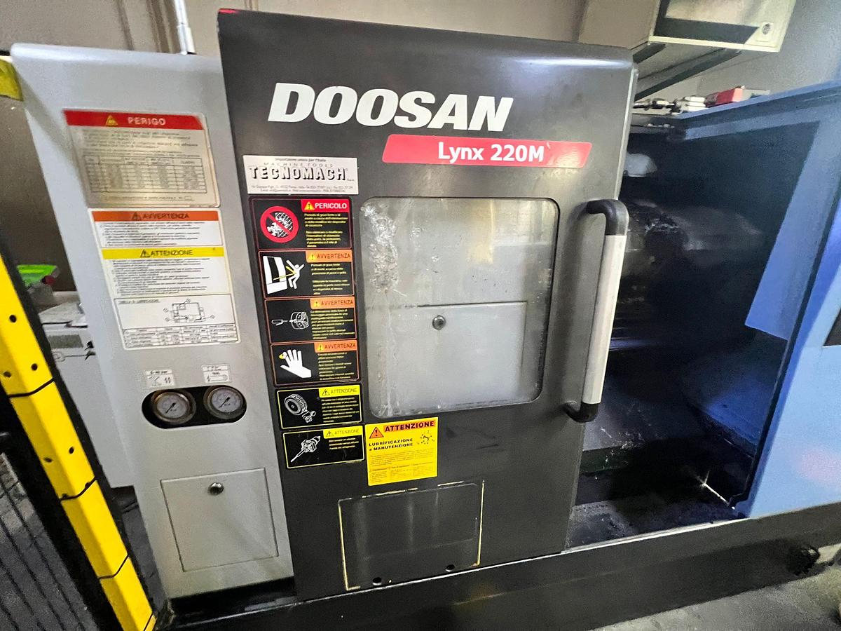 Usato 2011 DOOSAN / RRR ROBOTICA LYNX 220M + ATOM 10