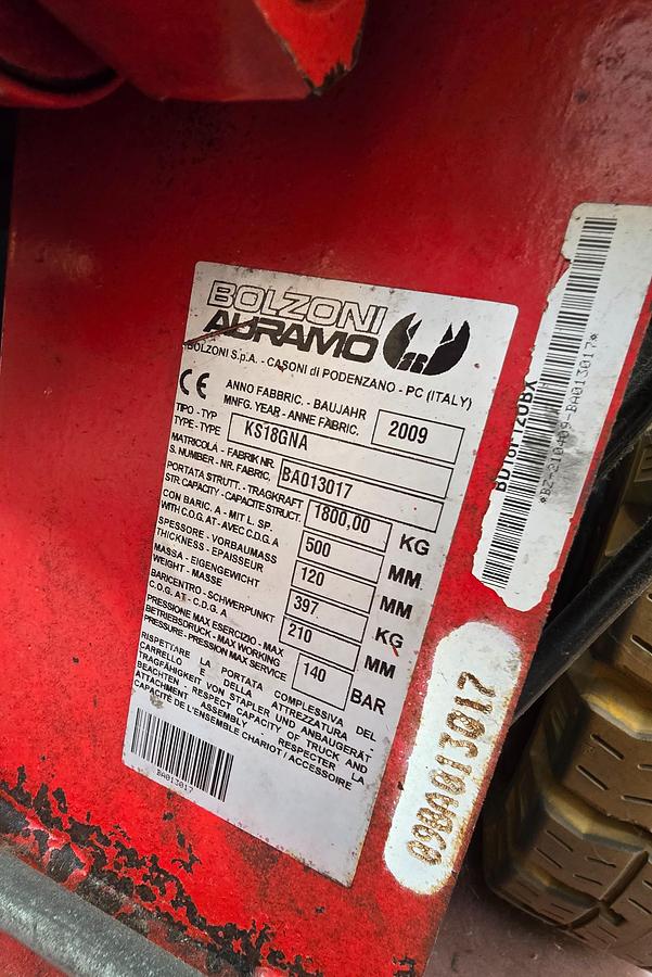 Usato 2001 Elevatore a GAS TOYOTA 42-7E GF25 - Gas-powered lift with hydraulic clamp