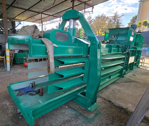 Usato 2003 Pressa Imballatrice ORMIC 80x90 - 70T - Baling Press